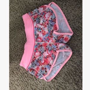 Lulu Lemon floral speed short